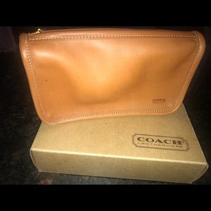 Vintage COACH tan leather chunky case